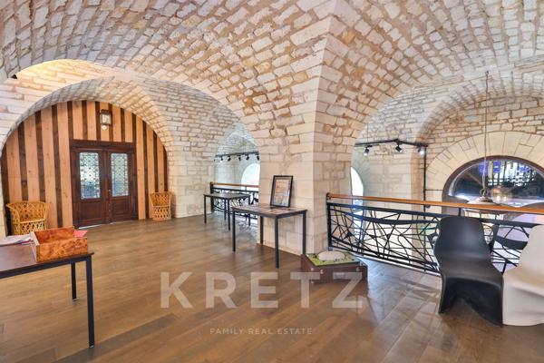 Château d'eau à toit plat