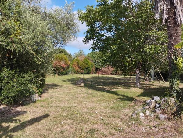 Maison 6 pièces de 203m2 sur 1200m2 de terrain piscinable.