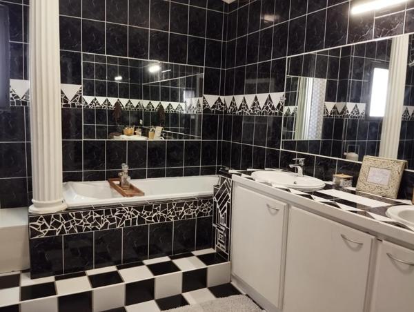 Maison 6 pièces de 203m2 sur 1200m2 de terrain piscinable.