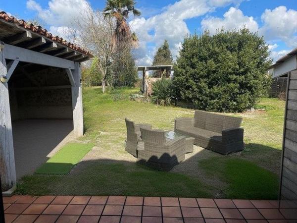Maison 6 pièces de 203m2 sur 1200m2 de terrain piscinable.