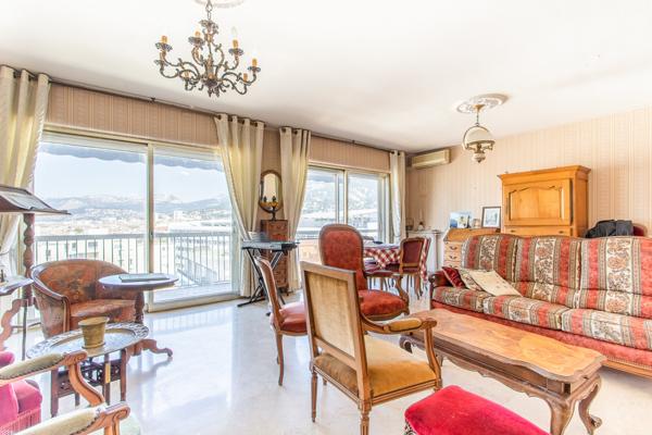 Lumineux 3 pièces traversant avec terrasses.