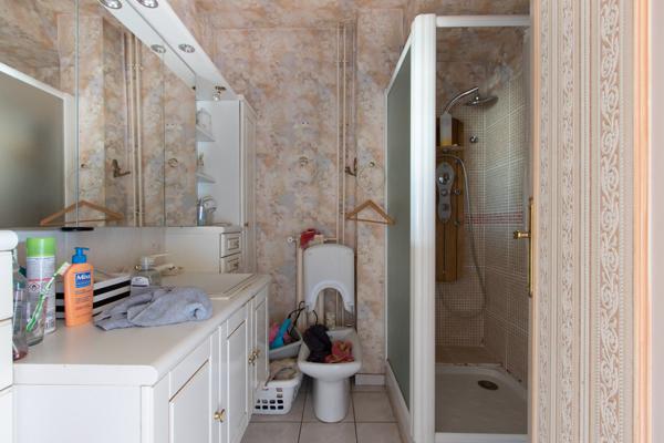 Lumineux 3 pièces traversant avec terrasses.