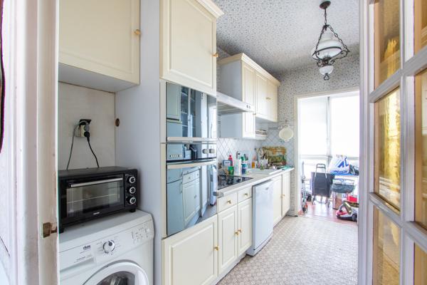 Lumineux 3 pièces traversant avec terrasses.