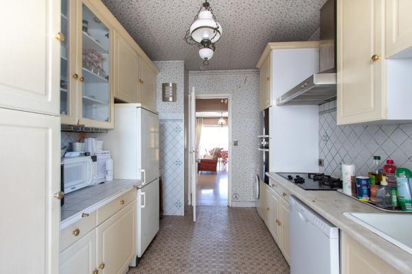 Lumineux 3 pièces traversant avec terrasses.