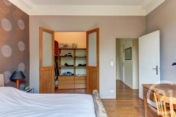 Maison à vendre  10 pièces - 301,18 m2 LYON - 69009