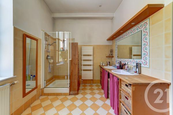 Maison à vendre  10 pièces - 301,18 m2 LYON - 69009