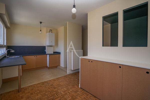 Pau - Studio rénové - Cave, parking, calme et lumière !