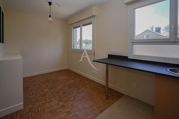 Pau - Studio rénové - Cave, parking, calme et lumière !