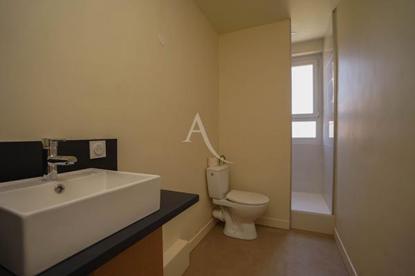 Pau - Studio rénové - Cave, parking, calme et lumière !