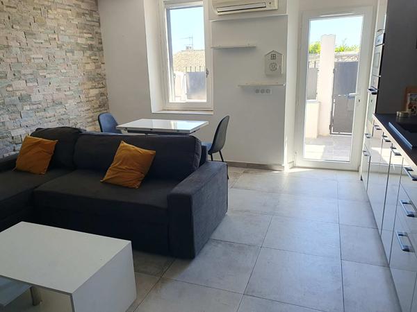 Les Pennes Mirabeau - PETITE MAISON T2  AVEC JARDIN ET TERRASSE .