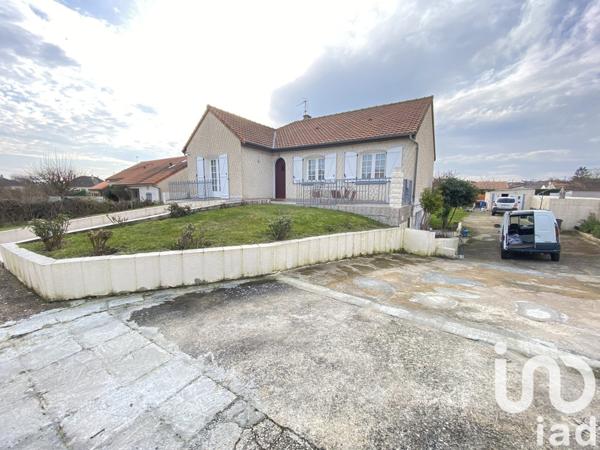 Maison 7 pièces de 177 m² à Naintré (86530)