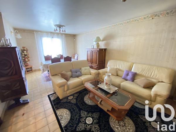 Maison 7 pièces de 177 m² à Naintré (86530)