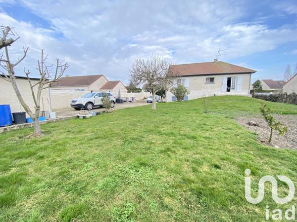 Maison 7 pièces de 177 m² à Naintré (86530)