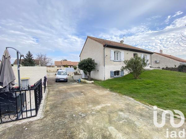 Maison 7 pièces de 177 m² à Naintré (86530)