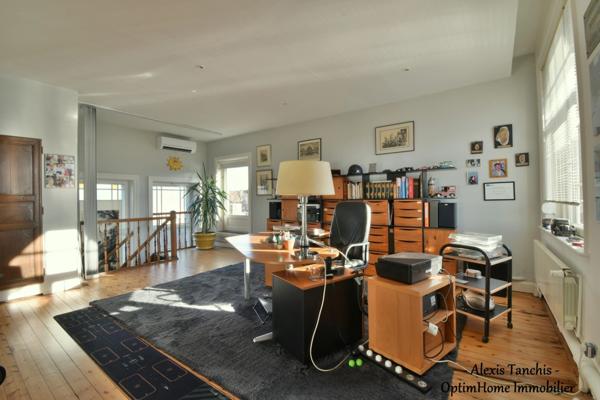 Magnifique Demeure Bourgeoise avec Jardin Arboré à 8 Min de la Gare d'ARMENTIERES (59)