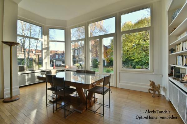 Magnifique Demeure Bourgeoise avec Jardin Arboré à 8 Min de la Gare d'ARMENTIERES (59)