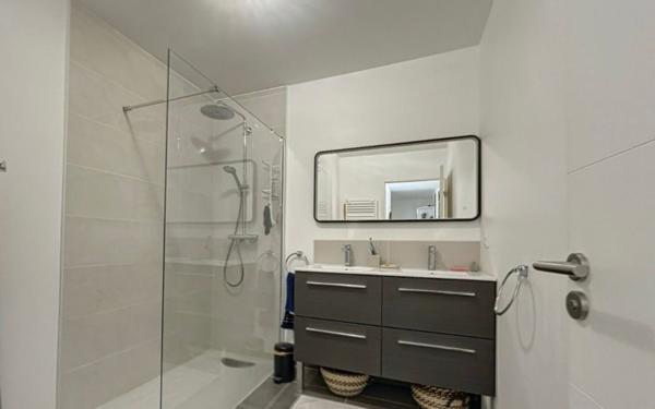 Appartement à vendre    3 pièces • 59,70 m2 Cagnes-sur-Mer