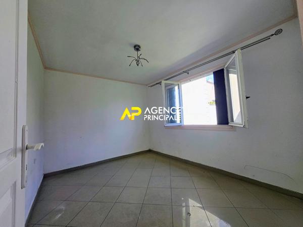 Maison de 92m² divisée en 3 appartements à 15minutes à pied de la gare d'ARGENTEUIL. €365 000 ** - Référence 4548