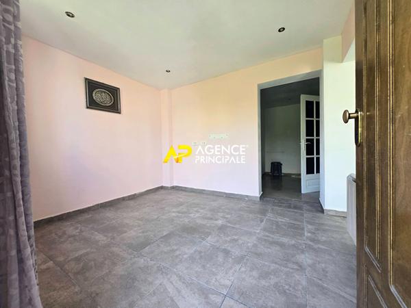 Maison de 92m² divisée en 3 appartements à 15minutes à pied de la gare d'ARGENTEUIL. €365 000 ** - Référence 4548
