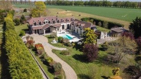 propriété de caractère type anglo-normand