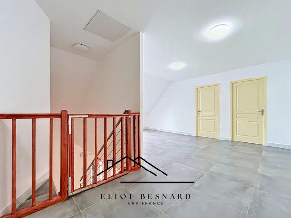 Aux portes de Caen, proche de Mondeville, belle maison familiale 200 m2, 6 chambres avec vie de plain-pied, au calme écoles et commerces à proximité