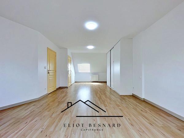 Aux portes de Caen, proche de Mondeville, belle maison familiale 200 m2, 6 chambres avec vie de plain-pied, au calme écoles et commerces à proximité