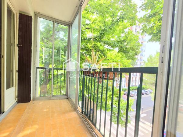 Appartement T3 (2 chambres) de 83m2 + Terrasse + Local de stockage