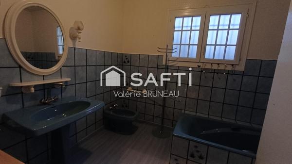 Maison contemporaine avec piscine sur 1,6 hectare – volumes exceptionnels -