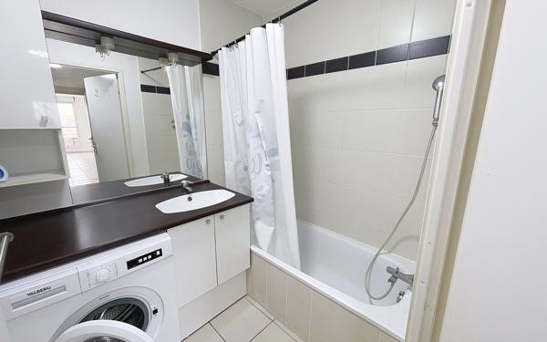 Appartement à vendre    3 pièces • 65 m2 Vénissieux