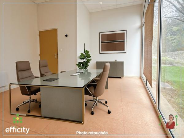 Bureau
         3 pièces
        - 50 m²