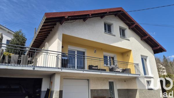 Maison traditionnelle 6 pièces de 160 m² à Villers-le-Lac (25130)