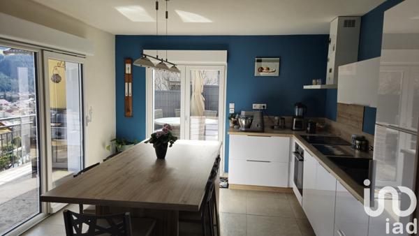 Maison traditionnelle 6 pièces de 160 m² à Villers-le-Lac (25130)