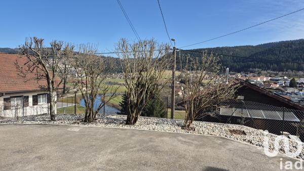 Maison traditionnelle 6 pièces de 160 m² à Villers-le-Lac (25130)