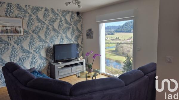 Maison traditionnelle 6 pièces de 160 m² à Villers-le-Lac (25130)