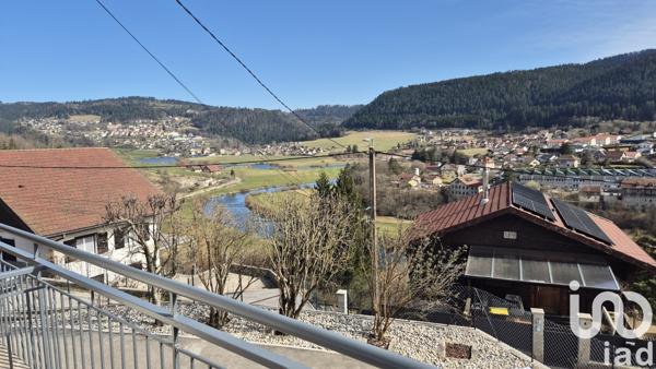 Maison traditionnelle 6 pièces de 160 m² à Villers-le-Lac (25130)