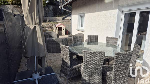 Maison traditionnelle 6 pièces de 160 m² à Villers-le-Lac (25130)