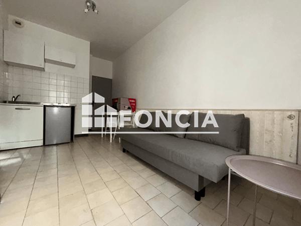 Location Studio meublé 16.15 m² - 16 RUE GRETRY Nimes 30000