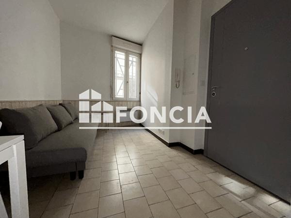 Location Studio meublé 16.15 m² - 16 RUE GRETRY Nimes 30000