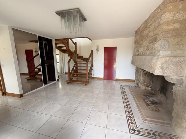 Longère rénovée à Vannes – Maison de caractère avec dépendance, jardin et performance énergétique B