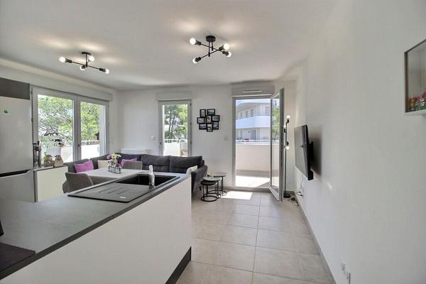 Marseille 10ème : Appartement T3 avec terrasse 28 m² et parking en sous-sol