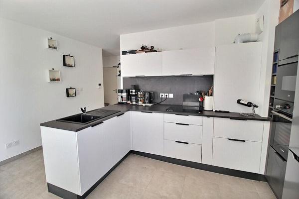 Marseille 10ème : Appartement T3 avec terrasse 28 m² et parking en sous-sol