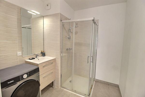 Marseille 10ème : Appartement T3 avec terrasse 28 m² et parking en sous-sol