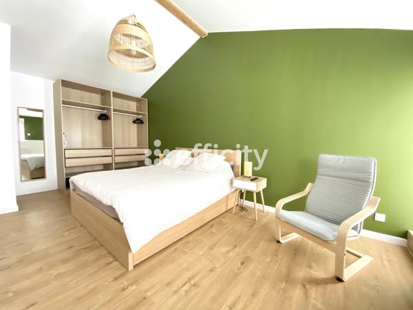 Maison
         3 pièces
        - 77 m² Exclusivité 285 000 € *