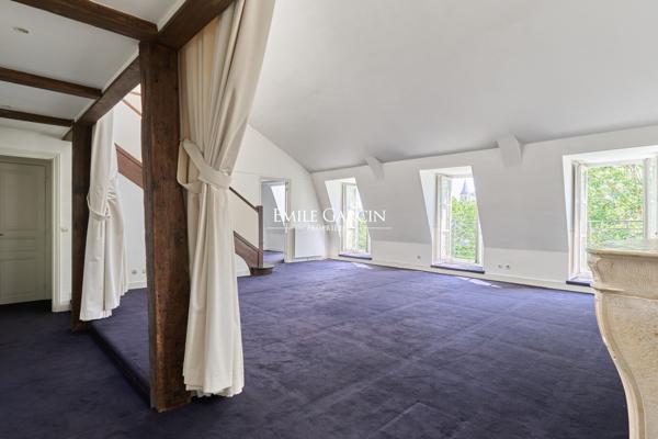 A vendre  - appartement atelier en duplex - 181 m² - Paris -75006 - Quai Malaquais