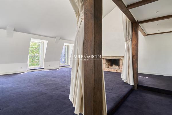 A vendre  - appartement atelier en duplex - 181 m² - Paris -75006 - Quai Malaquais