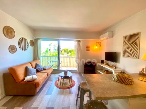 Appartement à vendre 2 pièces HYERES (83) - Port d'Hyères - Balcon - Vue dégagée