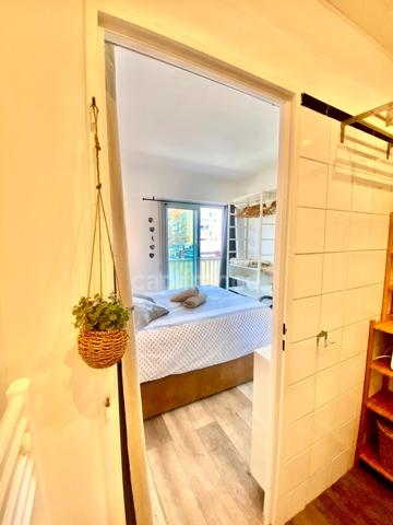 Appartement à vendre 2 pièces HYERES (83) - Port d'Hyères - Balcon - Vue dégagée