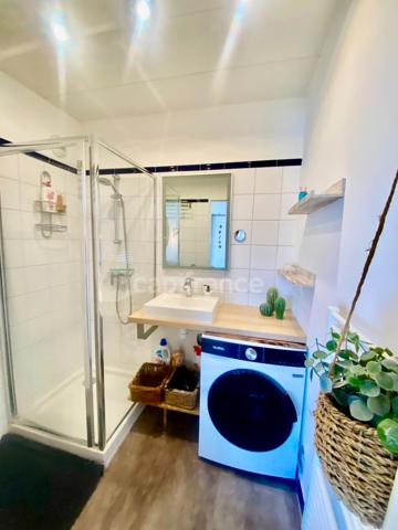 Appartement à vendre 2 pièces HYERES (83) - Port d'Hyères - Balcon - Vue dégagée