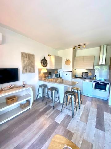 Appartement à vendre 2 pièces HYERES (83) - Port d'Hyères - Balcon - Vue dégagée
