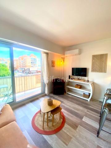 Appartement à vendre 2 pièces HYERES (83) - Port d'Hyères - Balcon - Vue dégagée